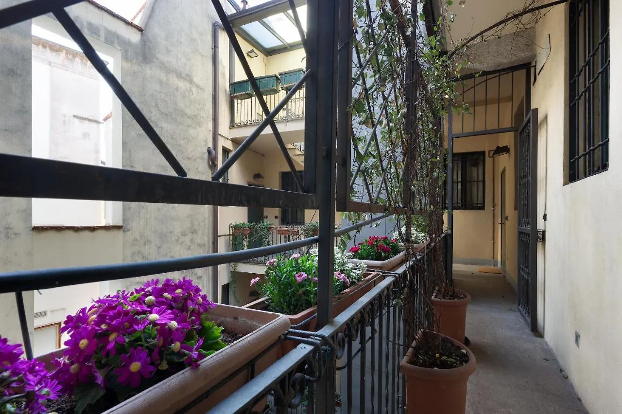 Hl Luxury Duomo Apartment - Via Torino, Montenapoleone Milan 0*,  Italy